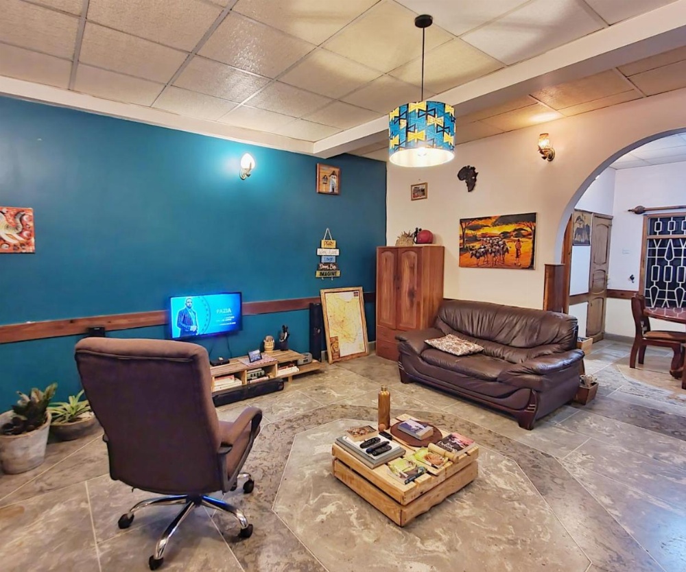 Mazzola Safari House & Backpacking Image 33
